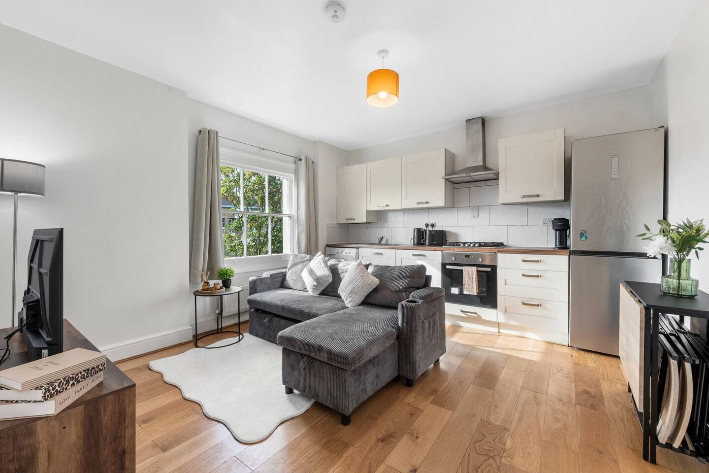Lounge, Dining & Kitchen at Pulat Ltd Short Lets & Serviced Accommodation