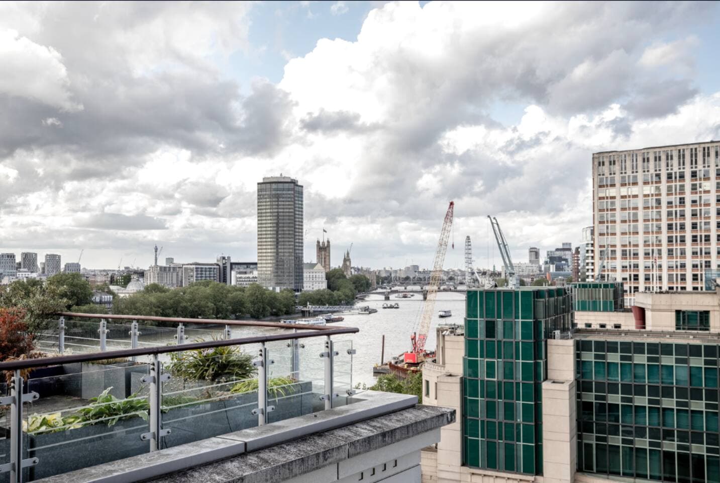 Pulat London apartment interior